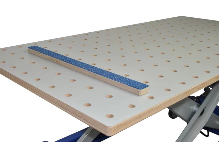 Treliste med belegg av stoff til hullplatebord, pris pr. stk.